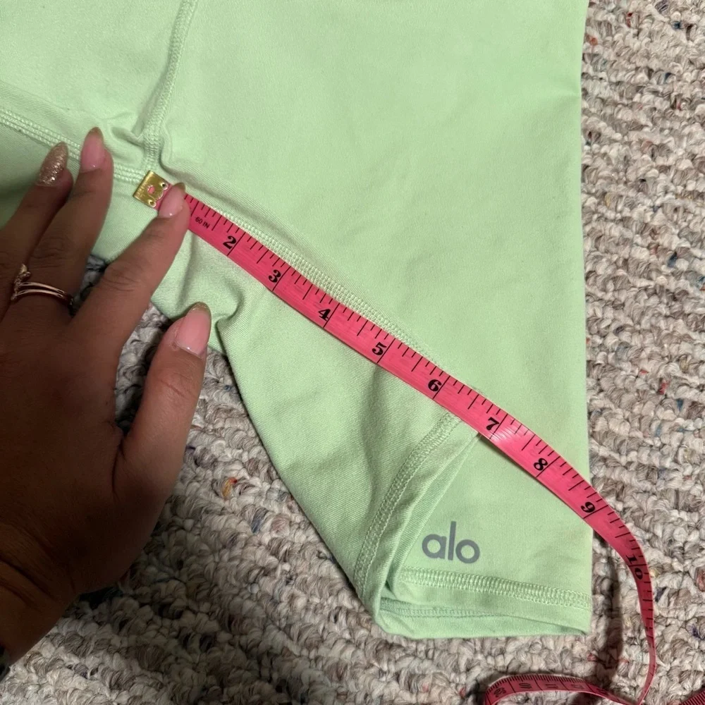 ALO Yoga Green Bike Shorts High-Rise Performance- Size XS